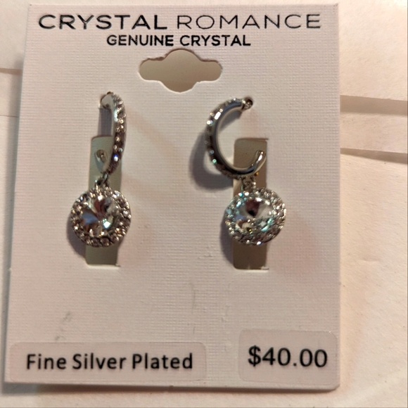 🟡 2/$20 BNWT Crystal Romance Genuine Crystal Fine Silver Plated E… - Picture 1 of 8